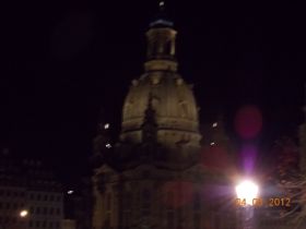 Frauenkirche bei Nacht 2.JPG